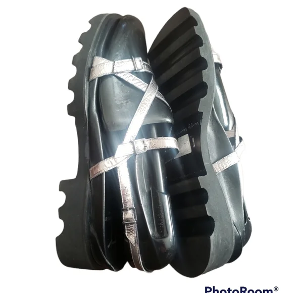 THIERRY Rabotin Wave Sandals - Picture 5 of 14